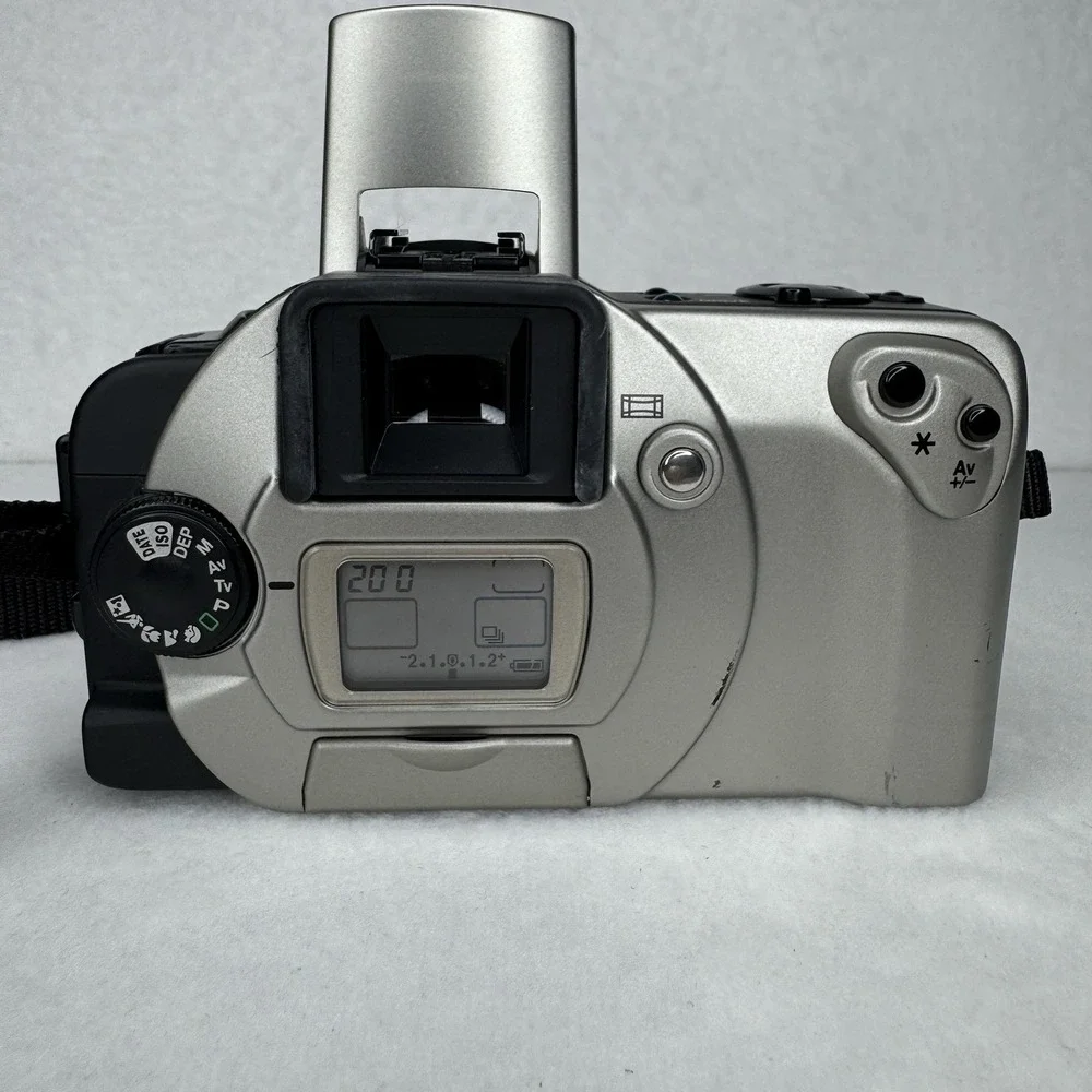 CANON EOS IX 35mm SLR Film Camera -‎ Silver
